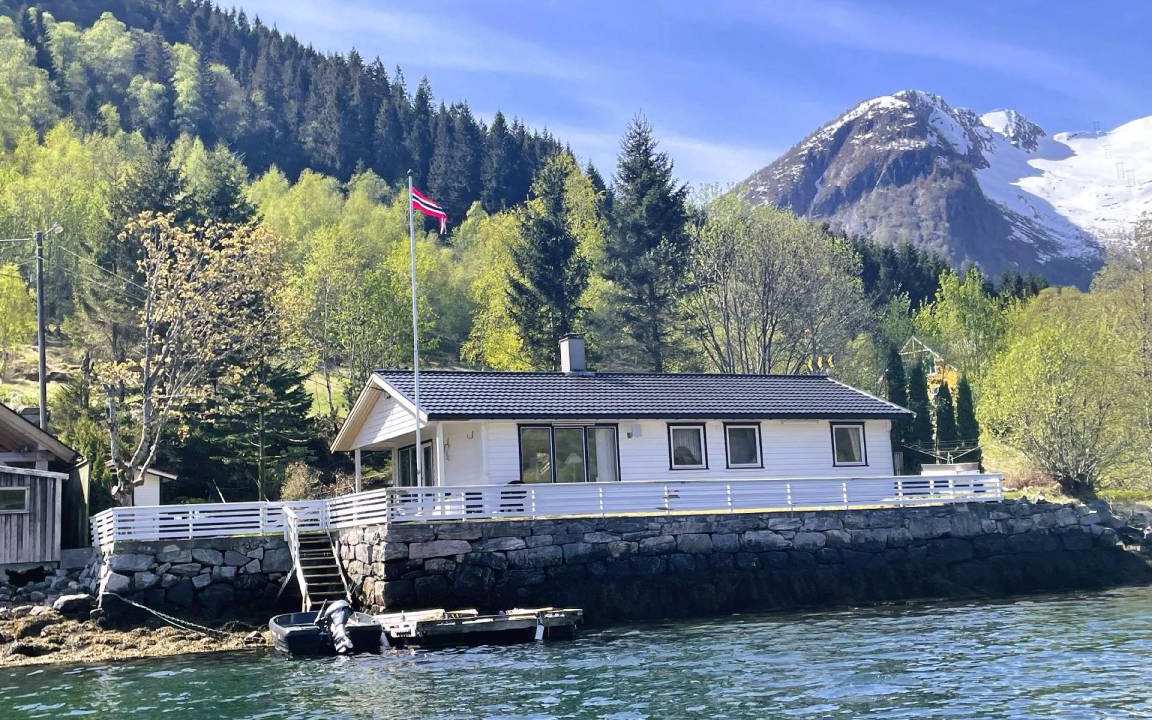 Balestrand House | 110 m² House ∙ 3 bedrooms ∙ 6 guests