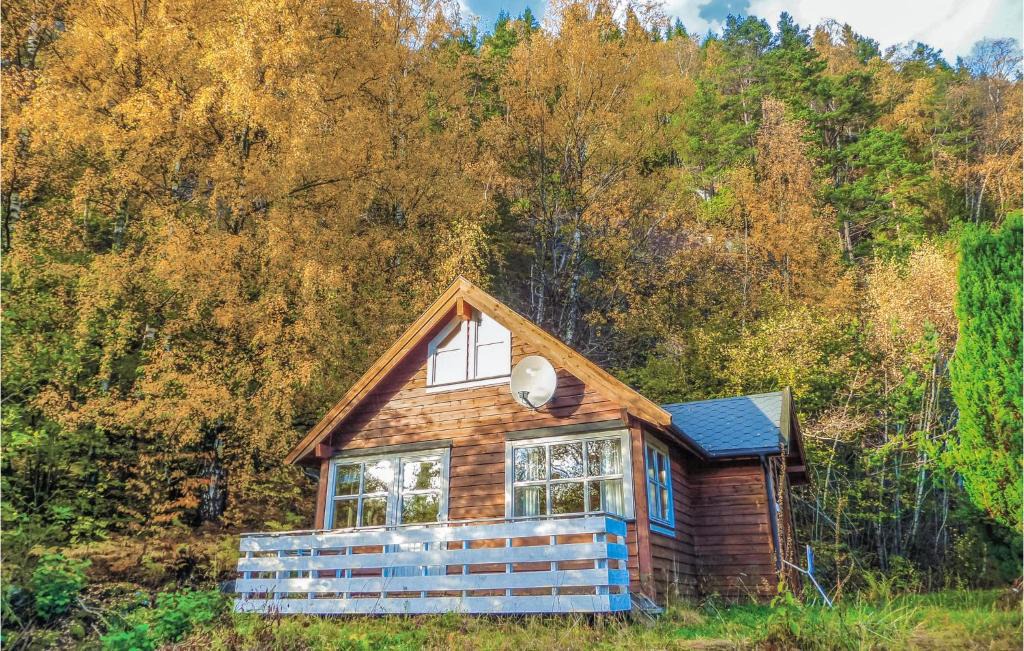 Vallavik House | 2 Bedroom Beach Front Home In Vallavik