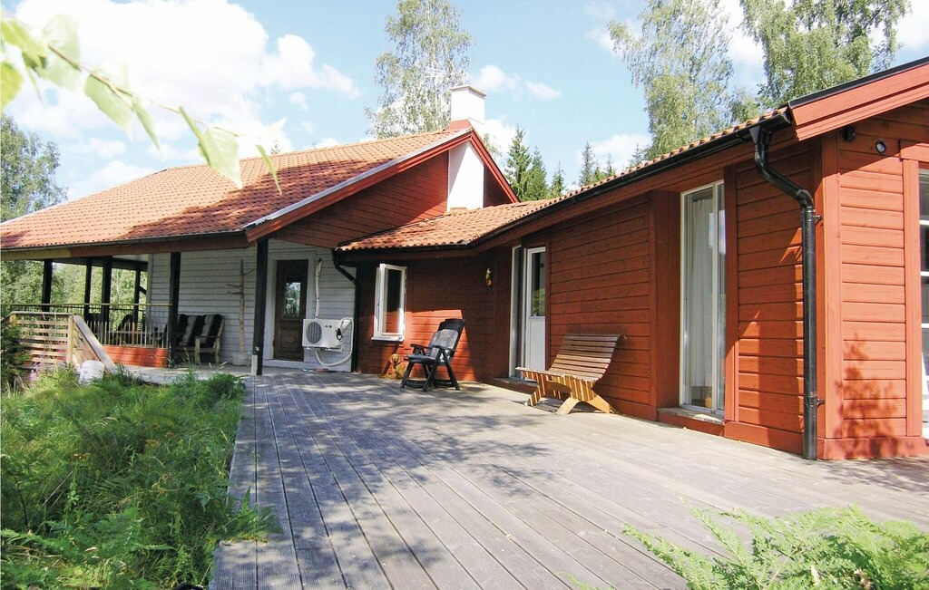 Varnamo O House | 5 bedroom accommodation in Bor