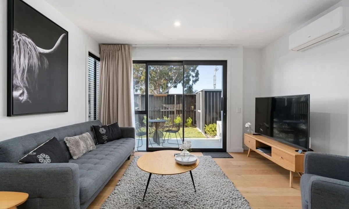 Albert Town Apartment | Albert Abode