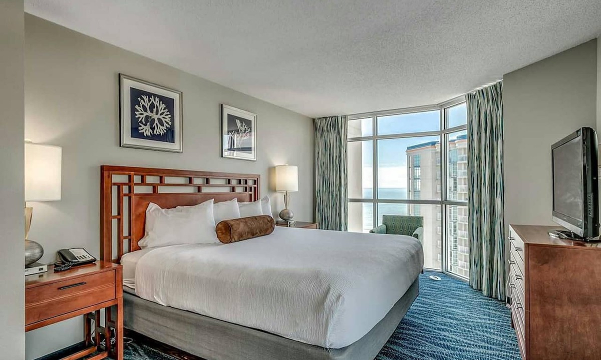 Myrtle Beach Condo | · Angle Oceanfront 2BR Condo - Top Rated Resort!