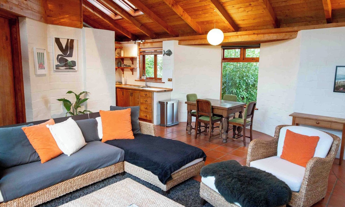 Tairua House | Architecturally designed Earth and Timber house.