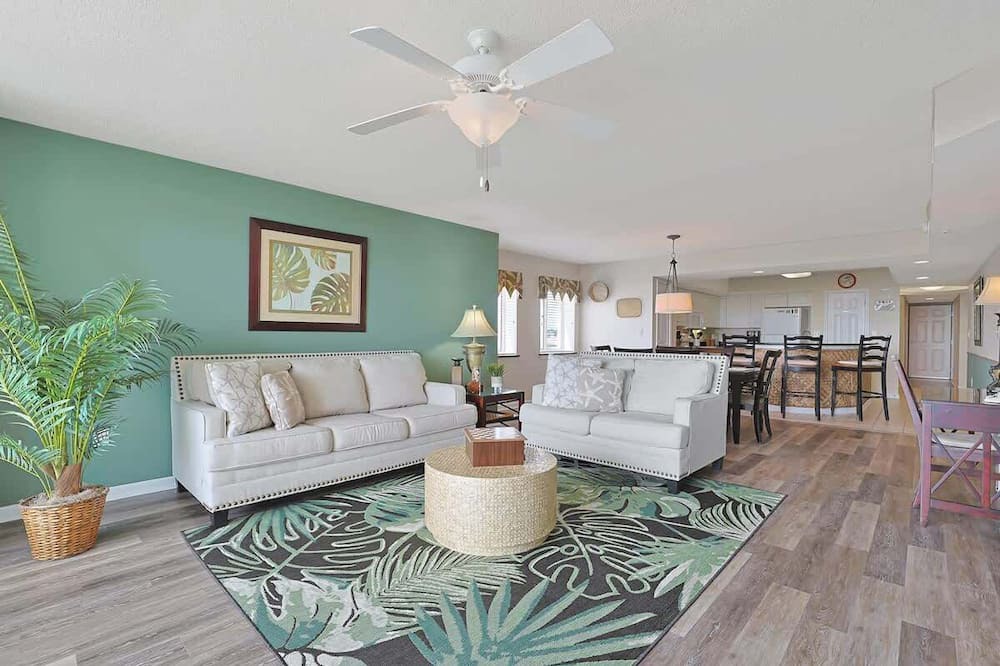 North Myrtle Beach Villa | Barefoot Towers l Pools l ICW l Sleeps 10