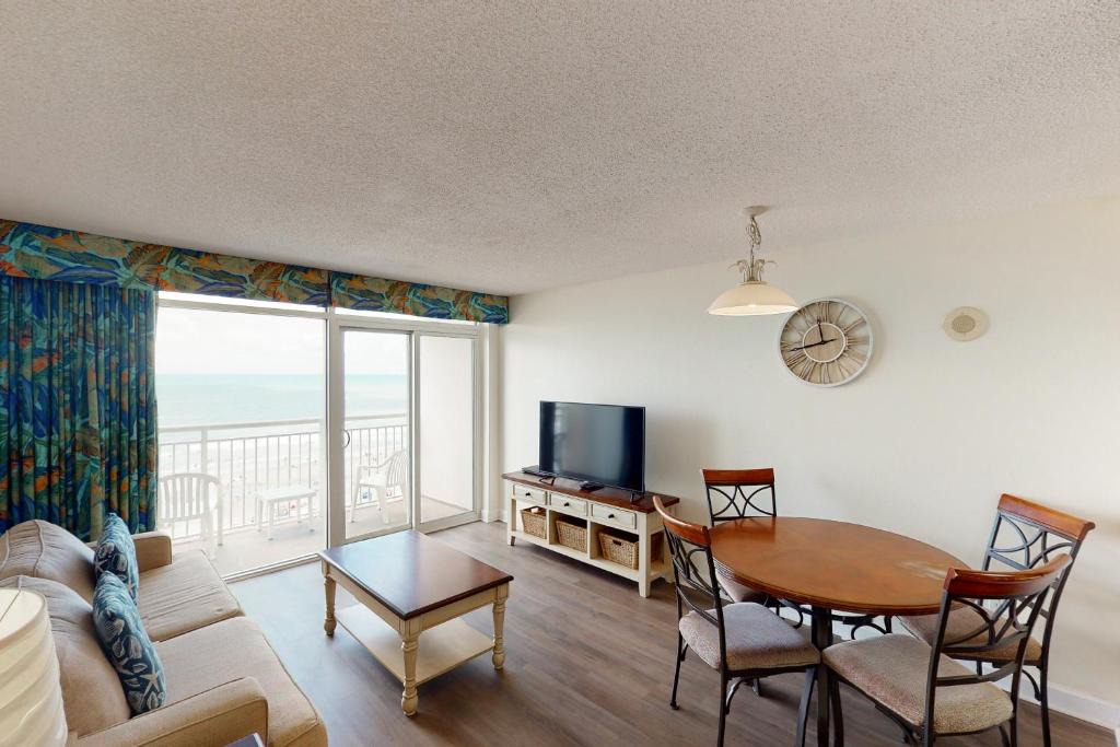 Crescent Beach Hotel | Bay Watch 0806