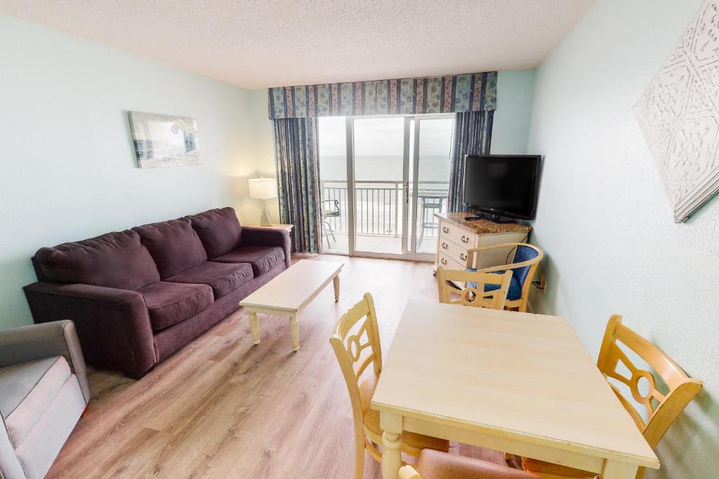 Crescent Beach Hotel | Bay Watch 834