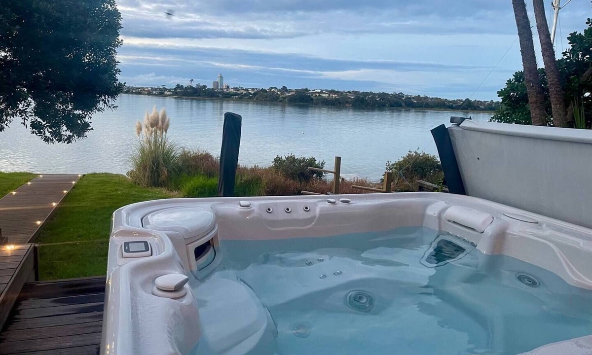 Bayswater House | Bayswater Waterfront Paradise