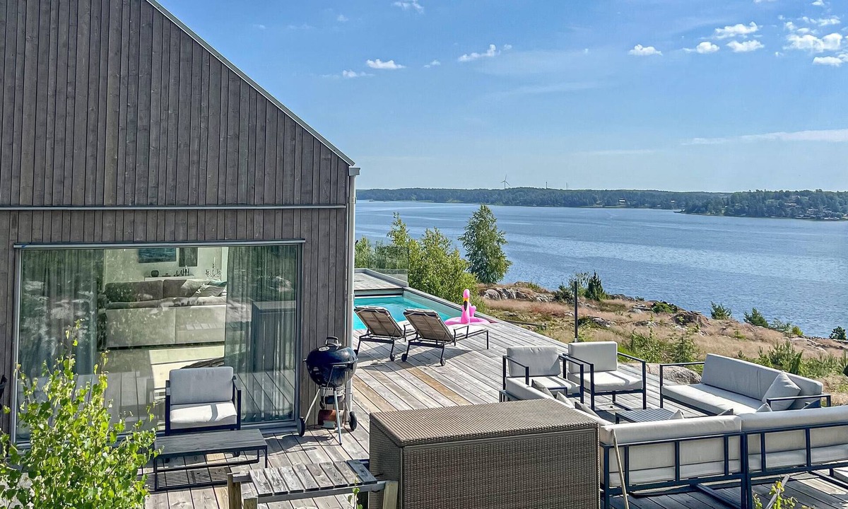 Akersberga House | Beach front home in åkersberga with sauna