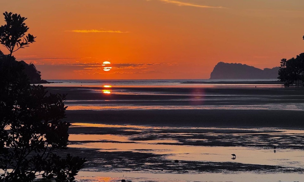 Tairua House | Beach Front, Views Rustic & Comfortable