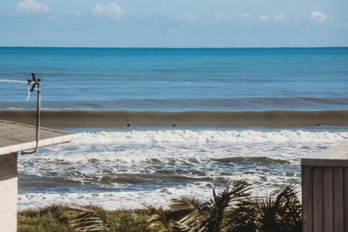 Rewa House | Beach House On Hamblyn