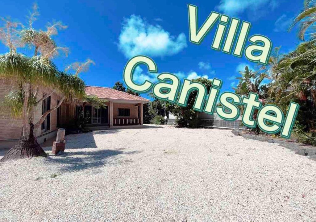 Taketomi-jima Taketomi-cho Apartment | Beachfront Villa kanistel