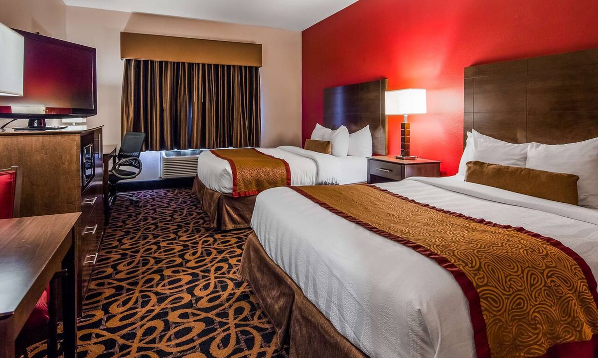Monticello Hotel | Best Western Plus Brandywine Inn & Suites