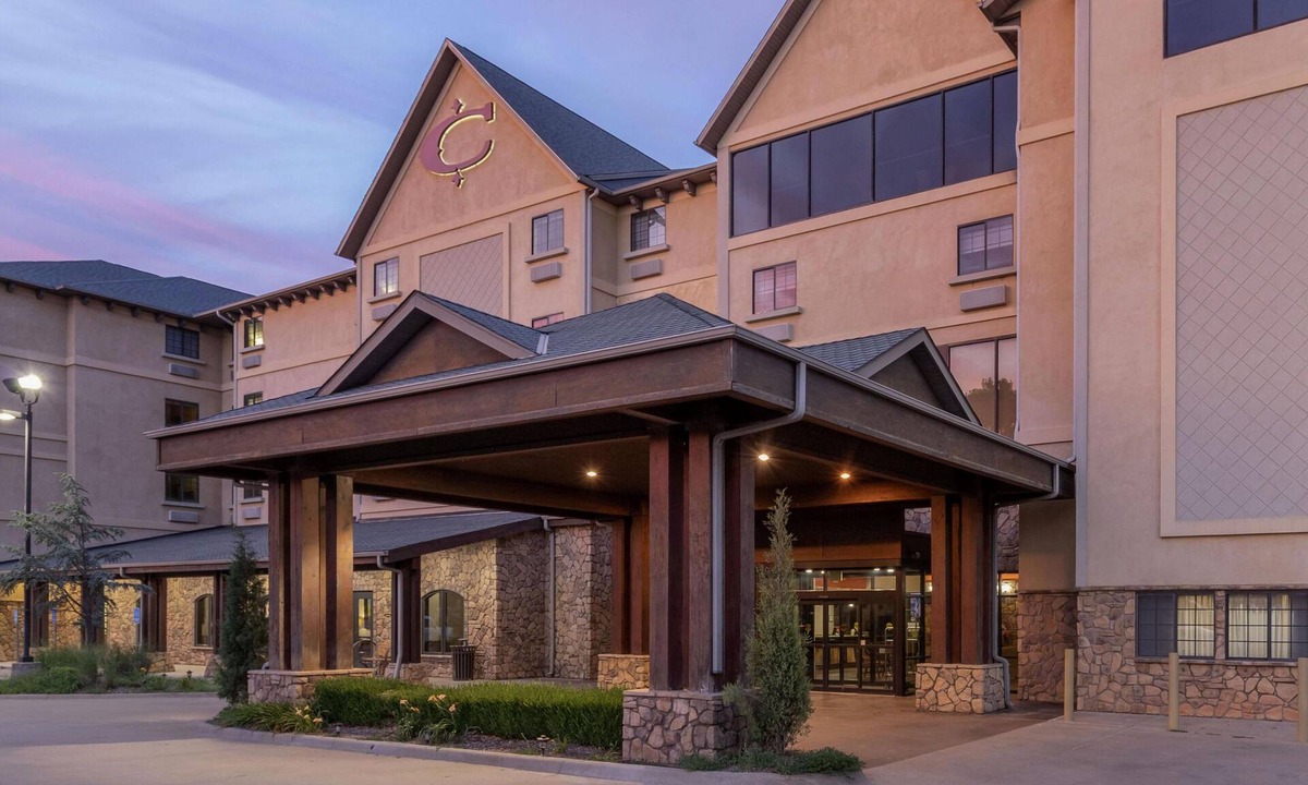 Stillwater Hotel | Best Western Plus Cimarron Hotel & Suites