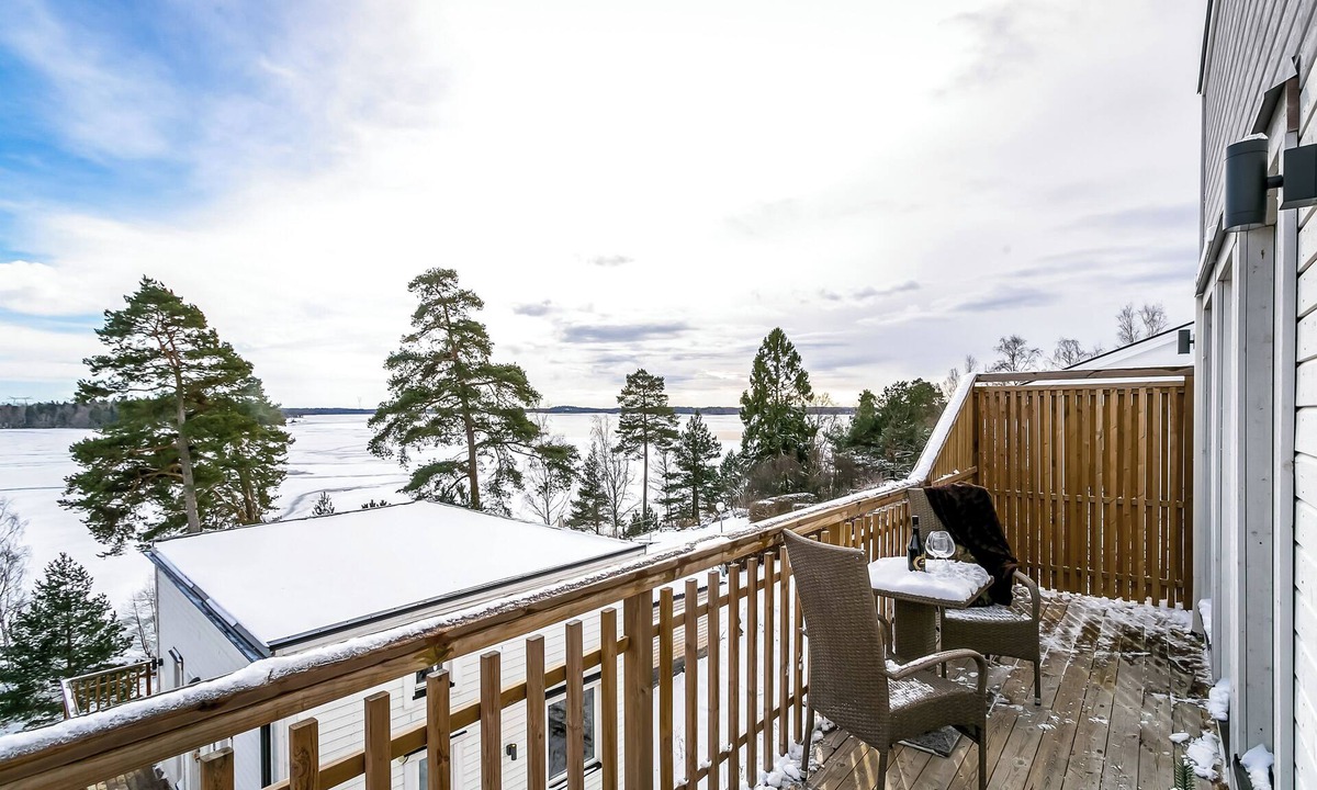 Bro Apartment | Breathtaking Lakefront mini villas