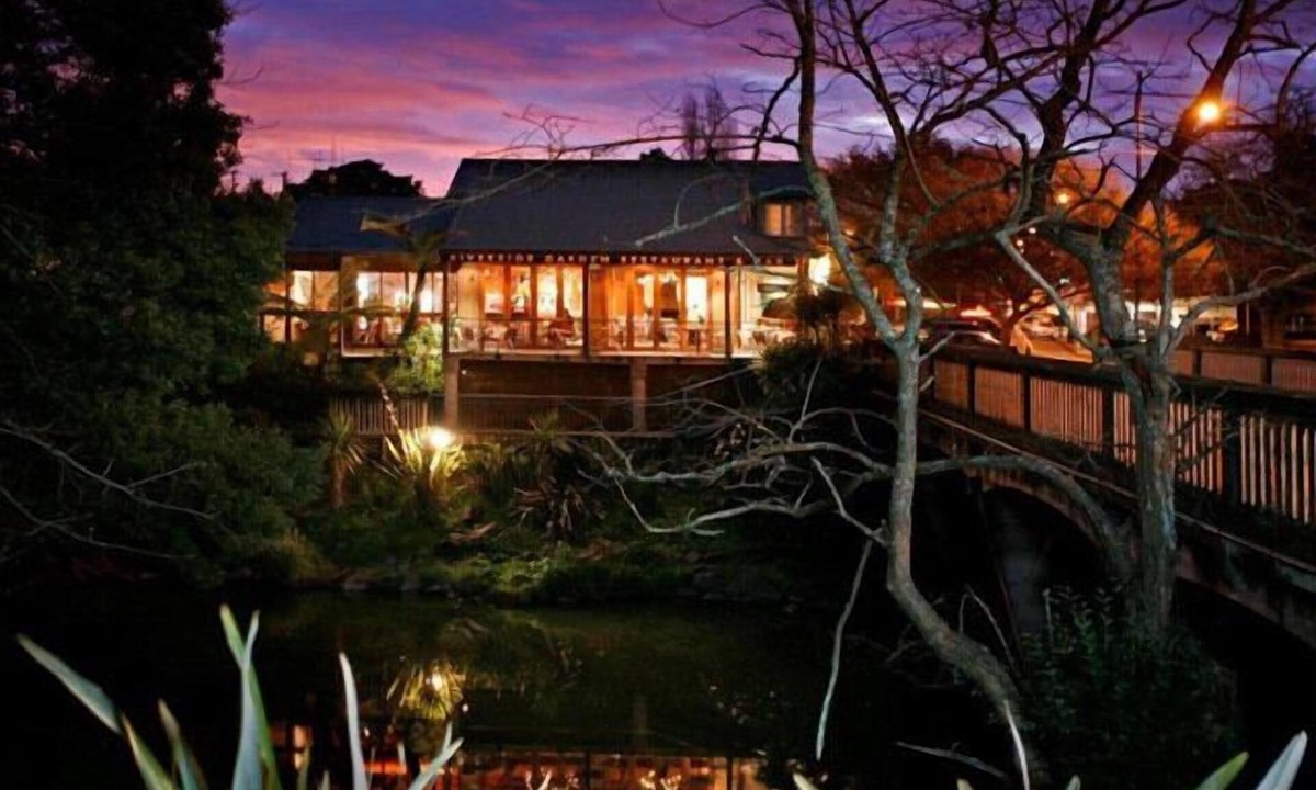 Warkworth Cabin | Bridgehouse Lodge