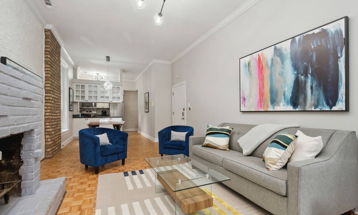 Near North Side Condo | Brilliant Downtown Chicago 3-Bedroom Condominium