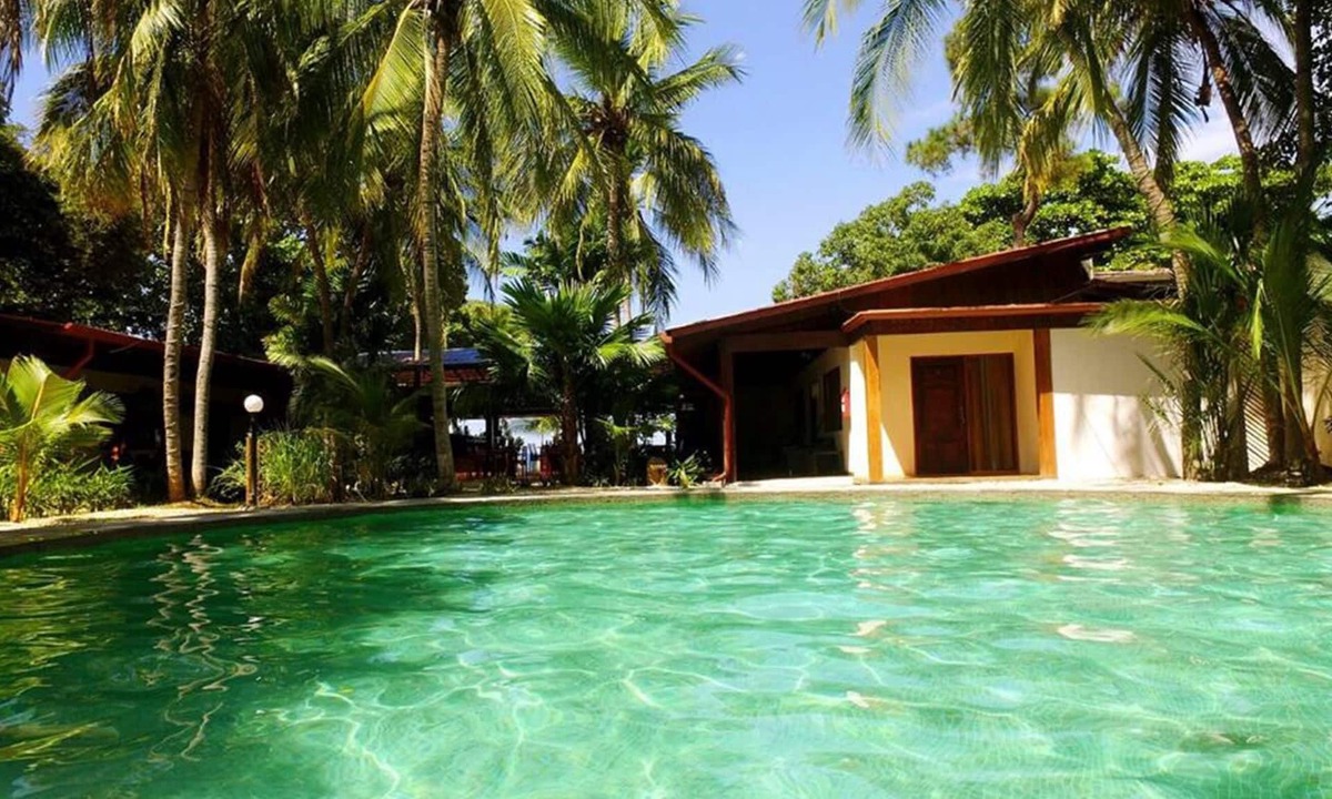 Coco Hotel | Café de Playa Beach Front Hotel