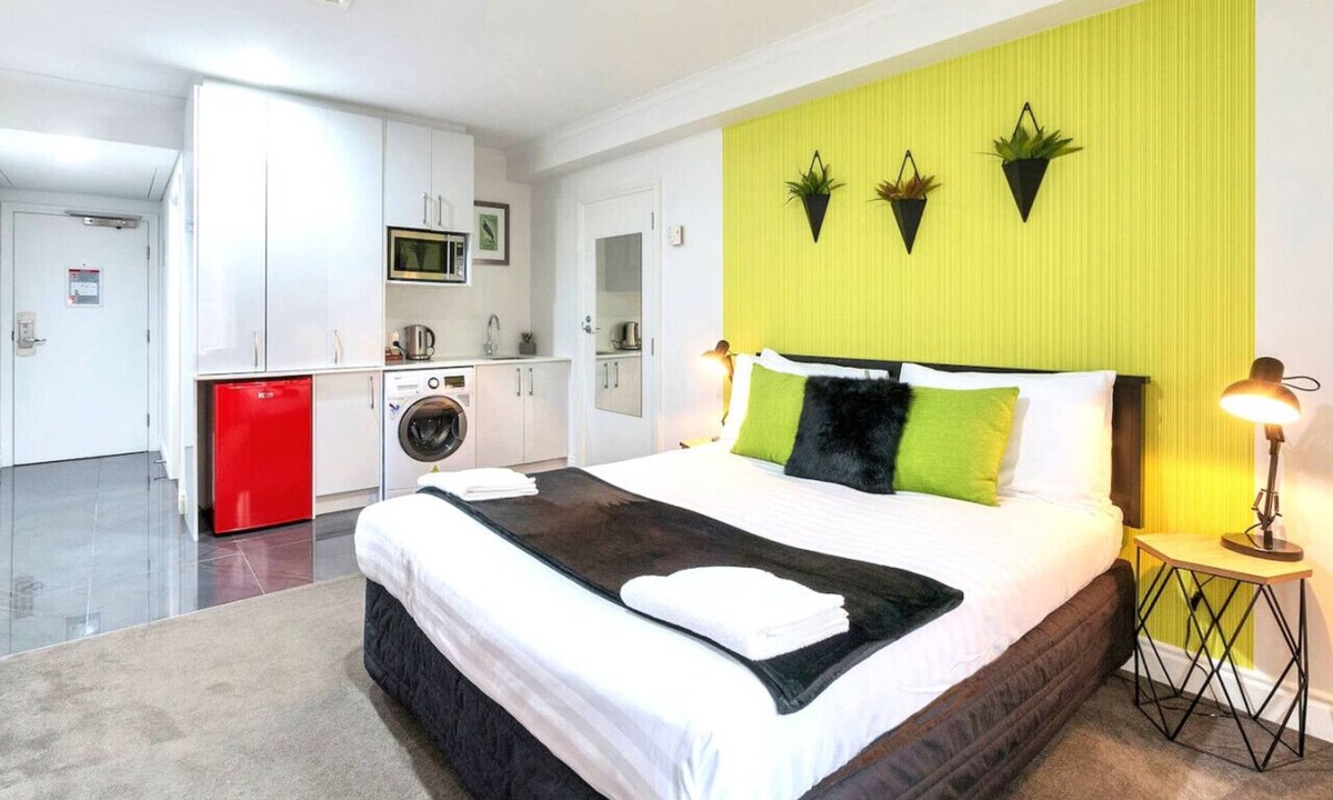 Auckland Central Business District Apartment | Central Cute Studio with Kitchenette, Pool and Gym