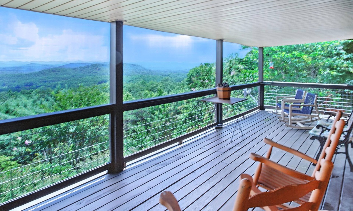Murphy Cabin | Charming 2-bedroom cabin in fabulous Murphy, NC Next Chapter's Retreat