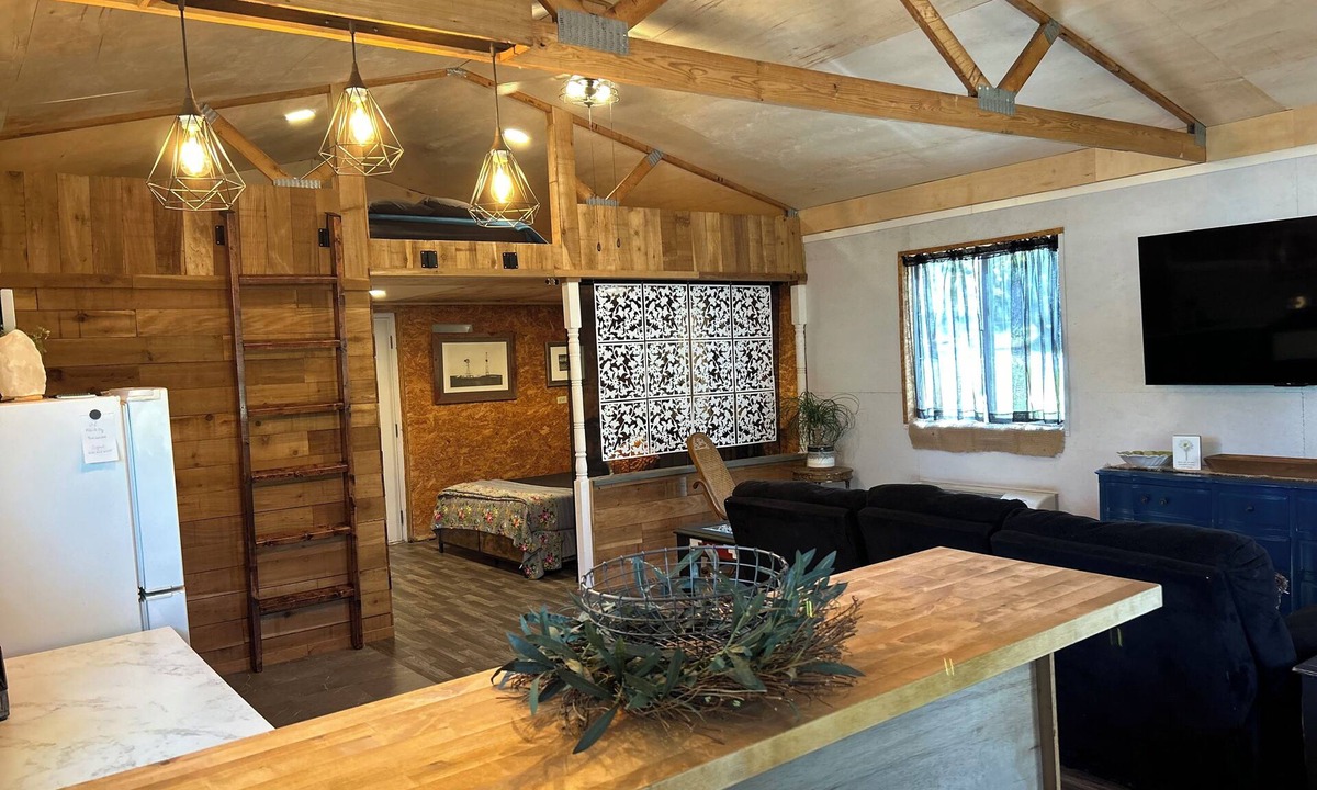 Dexter Cottage | Charming 2-bedroom cottage in Dexter with AC, WiFi. Enjoy your stay