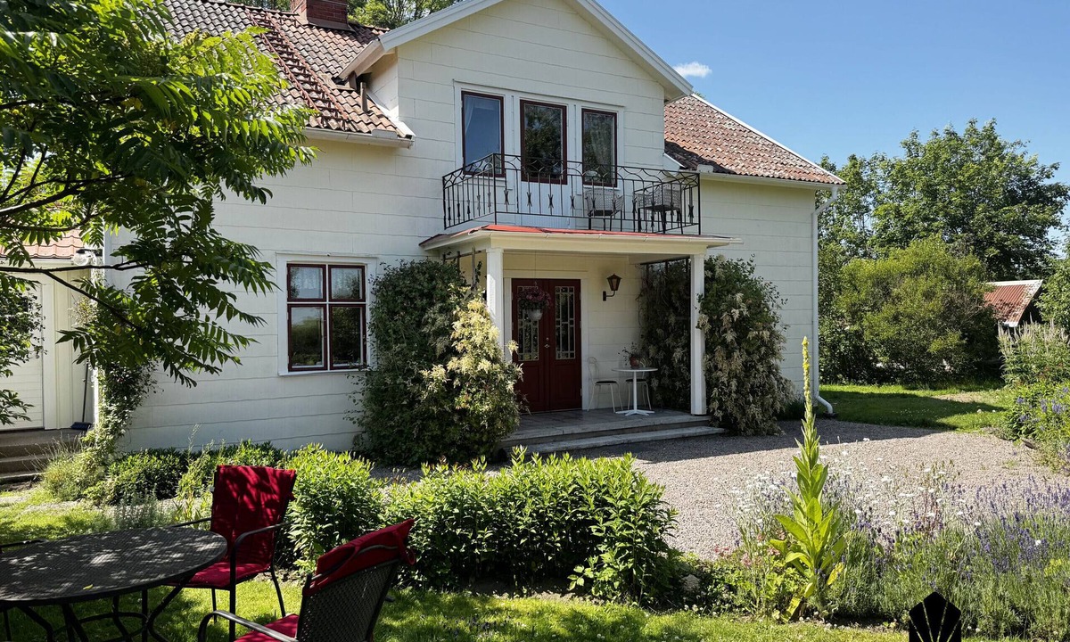 Lidkoping House | Charming and spacious villa near Lidköping |SE08085