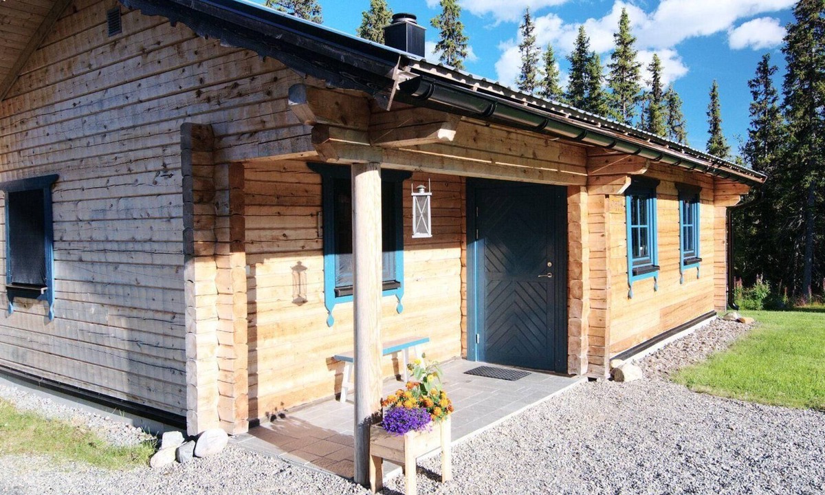Galabodarna House | Charming modern log cabin with fireplace