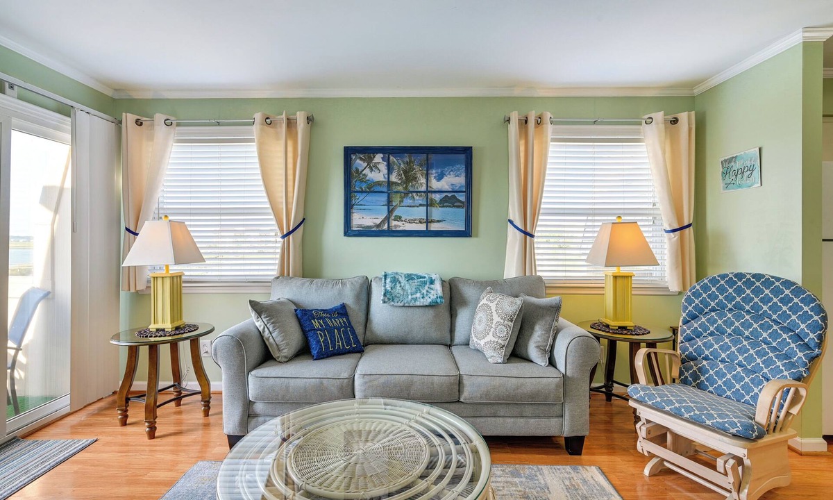 Gulf Stream Estates Condo | Coastal Murrells Inlet Condo with Balcony!