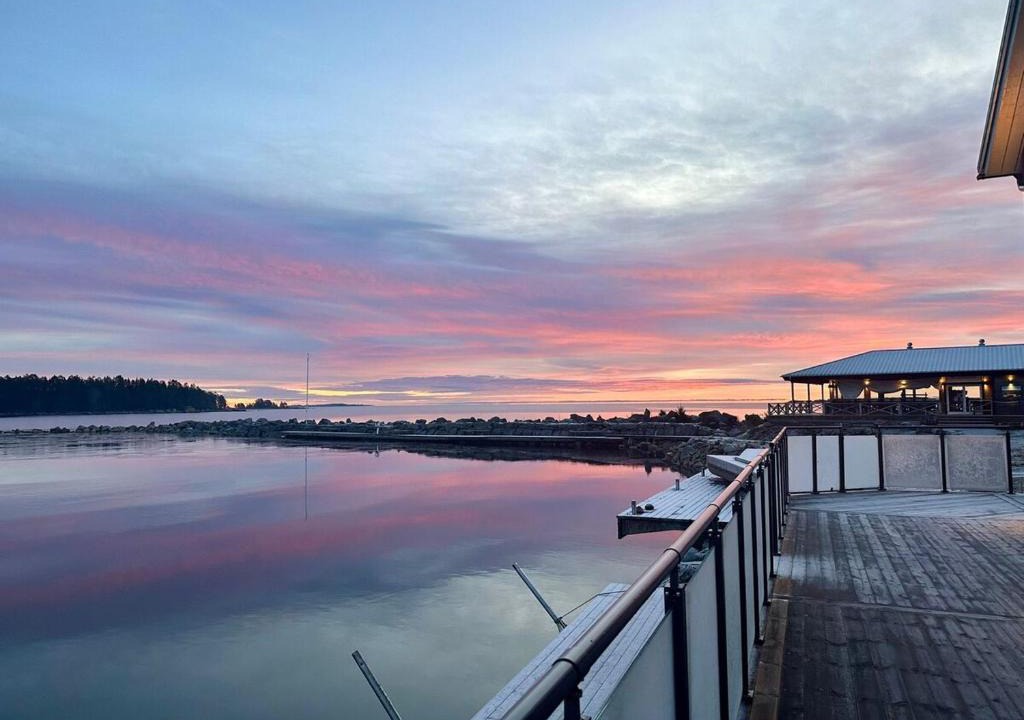 Gnarp Apartment | Comfortable Apartment with private dock and rental boat