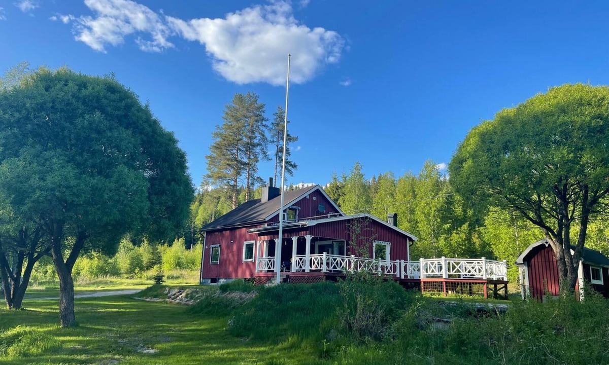 Syssleback House | Comfortable vacation home for 8 p in wooded and quiet Värmland (dog welcome)