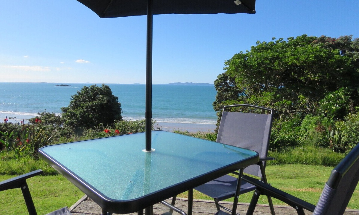 Mangonui House | Coopers Haven Beachfront Caravan