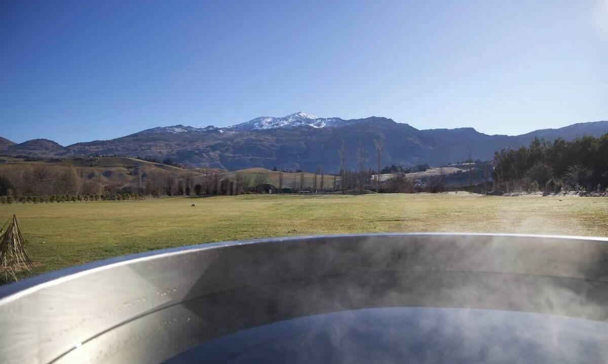 Speargrass Flat Ski Chalet | Coronet View Chalet S