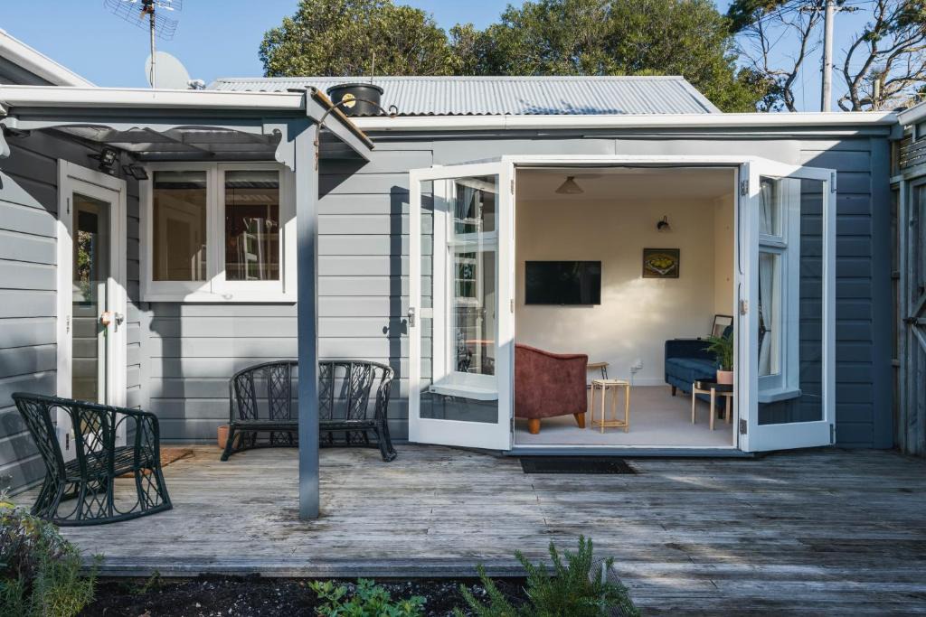 Dunedin House | Cottage on Aotea