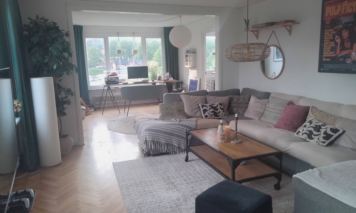 Nyatorp-Gustavsfalt Apartment | Cozy accommodation 600 meters from the center of Halmstad. View towards the water.