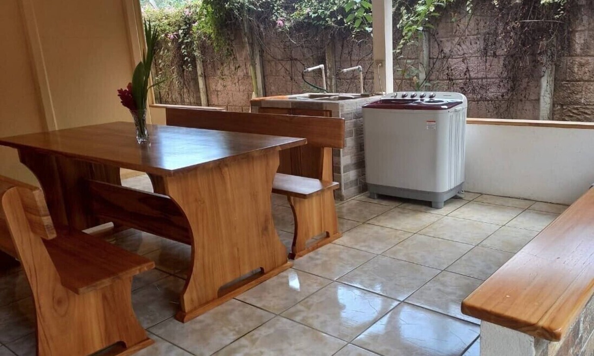 Savegre House | Tropical Bee Garden Holiday Houses