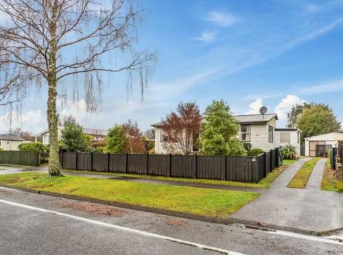 Turangi House | Crab Apple Cottage