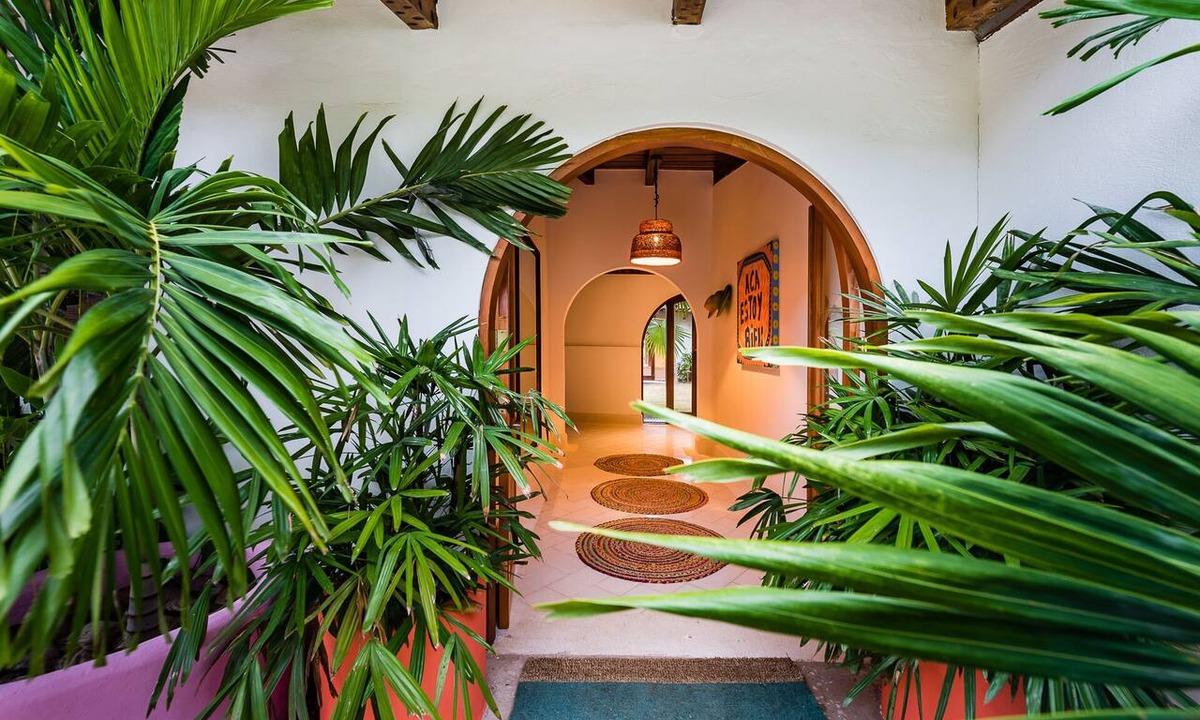 Playa Flamingo House | Cutting-Edge Oceanfront Villa with Private Pool & Spacious Outdoors – Private Stairs to the Beach!
