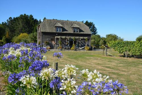 Renwick House | DDOG Vineyard & BnB