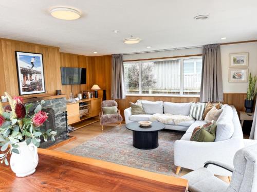 Hanmer Springs House | Delight on Devon