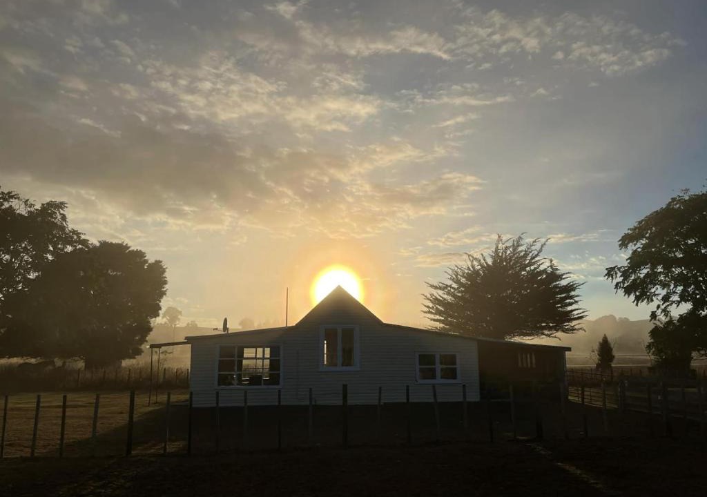 Ohingaiti House | Destination Cliff Top - Cottage and Homestead