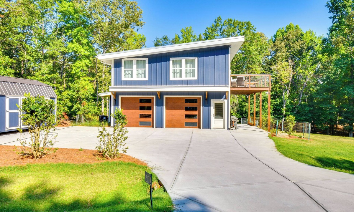 Reed Creek Apartment | Dock Access & Patio! Waterfront Apt in Hartwell