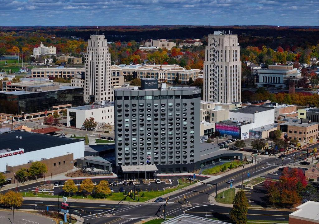 Battle Creek Hotel | Doubletree By Hilton Battle Creek