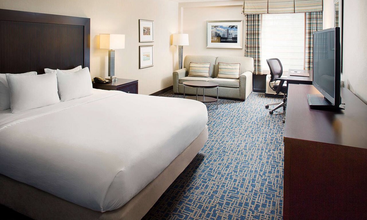 Linthicum Heights Hotel | DoubleTree Hotel Baltimore - BWI Airport