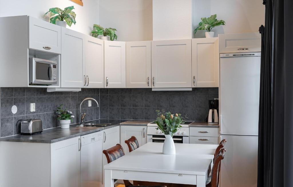 Storlinge House | Ekerum Village