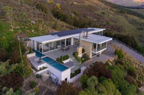 Diamond Harbour Villa | Executive Home with Stunning Harbour views