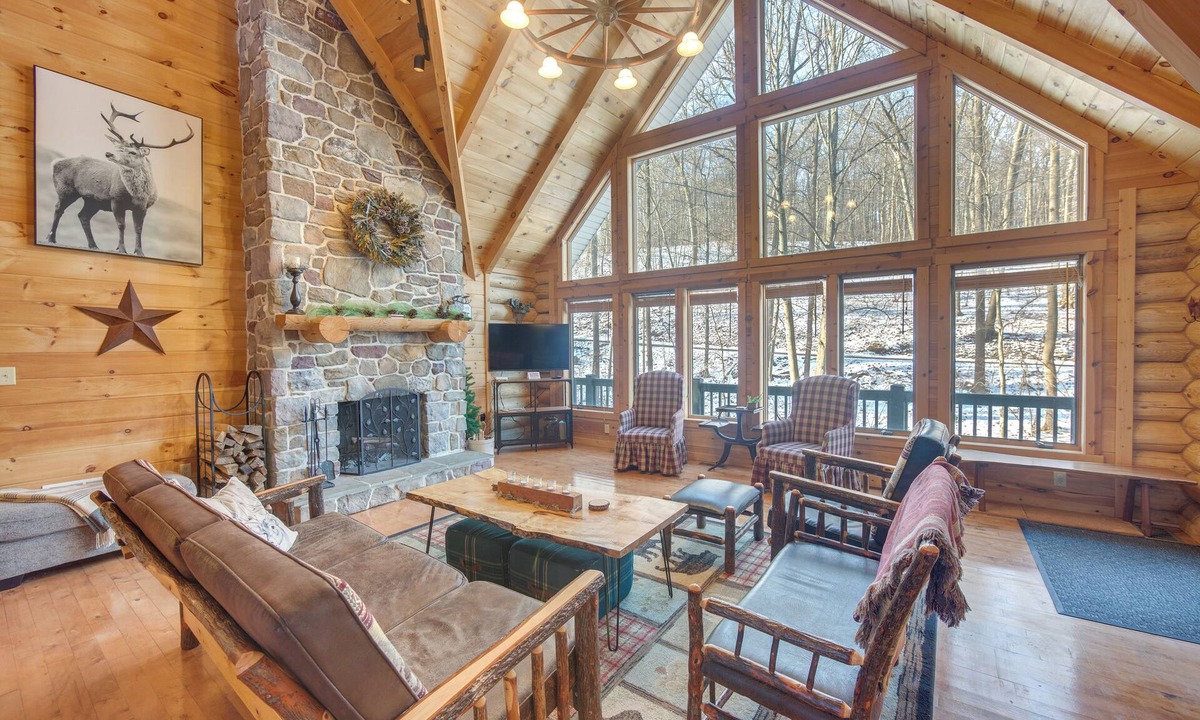 New Providence House | Expansive Group Getaway: 11 Mi to Lancaster!