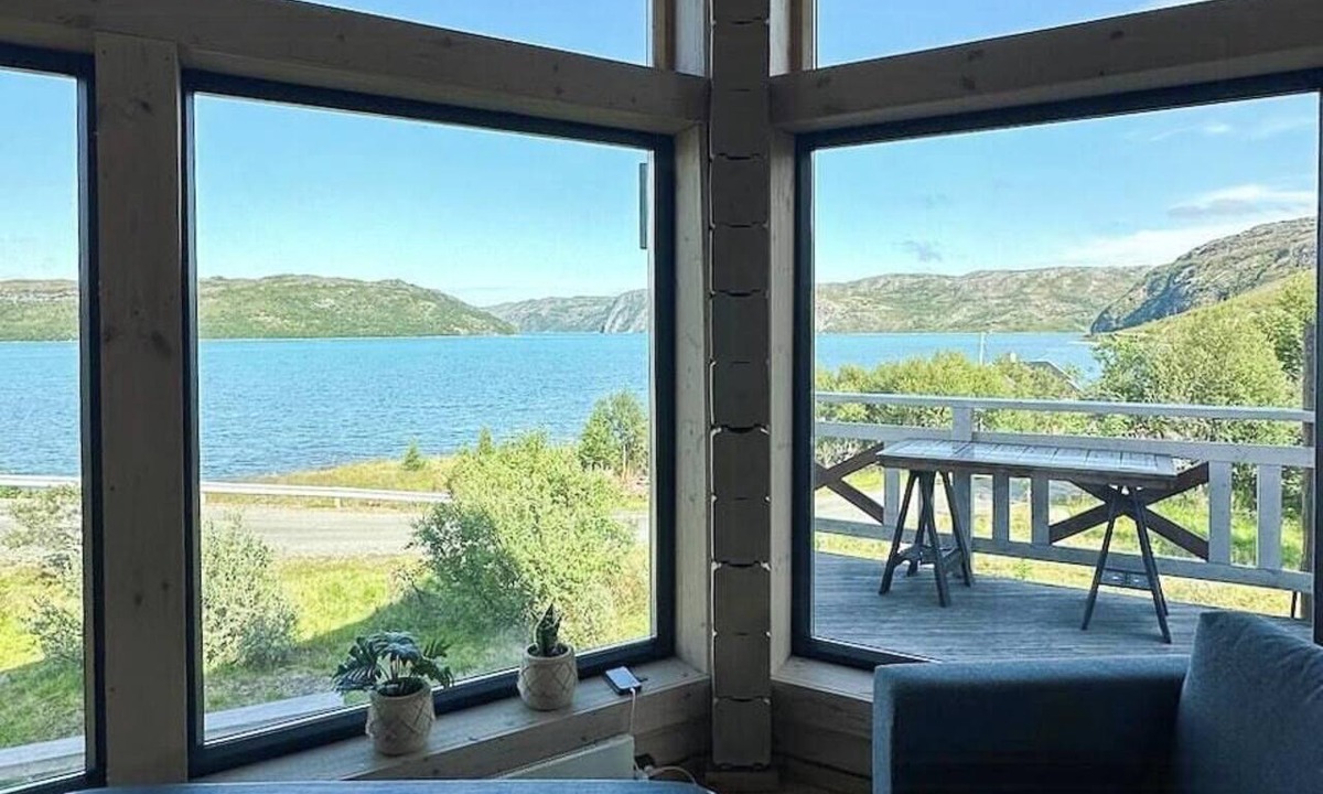 South Varanger House | Experience aurora at Arctic Lodge in North Norway