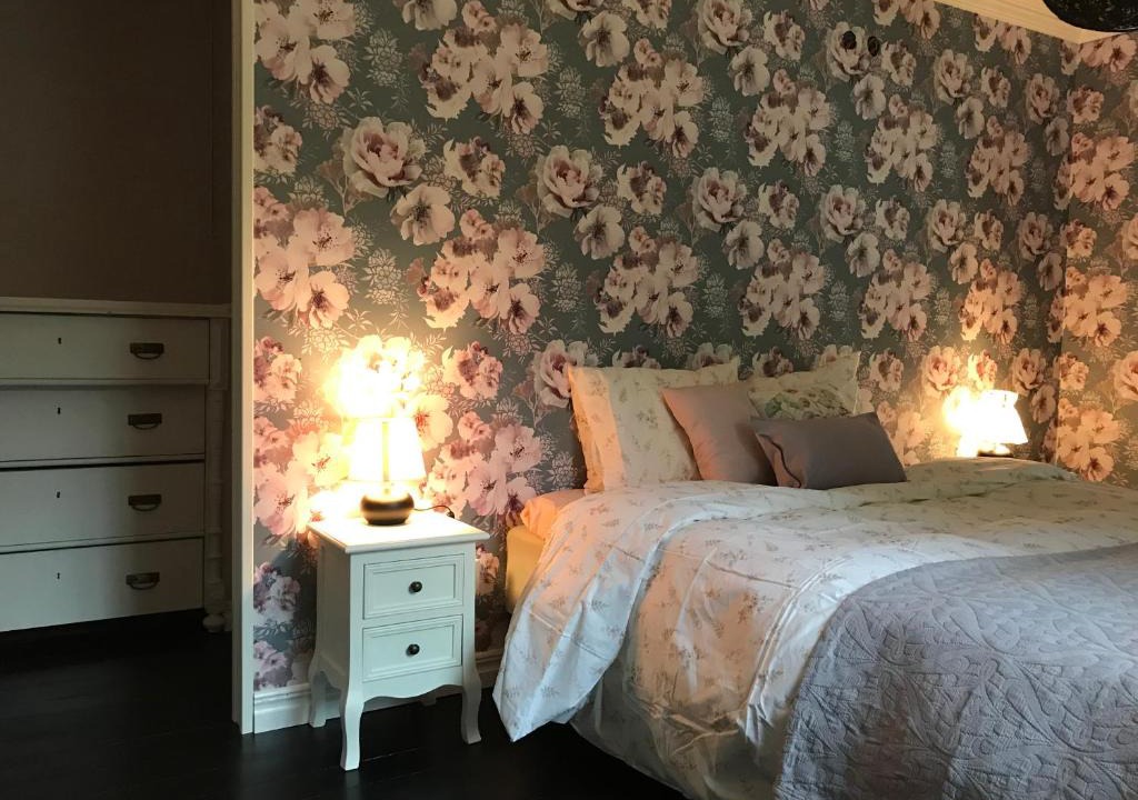 Lysekil House | Fagerbacka Torp. Söt stuga nära havet