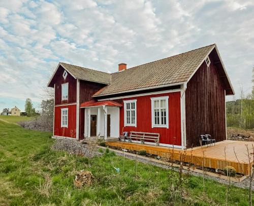 Deje House | From Kitchen Island To River In A Värmland Gem