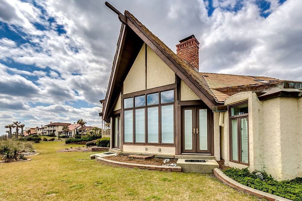 Debordieu Colony Villa | Gorgeous Beachfront Villa with Impressive Views in Georgetown, South Carolina