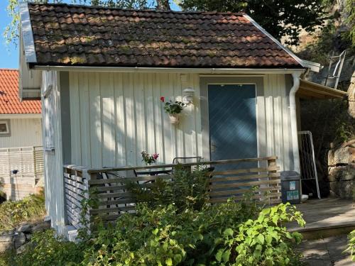 Ljungskile Cabin | Grottstugan 62-1