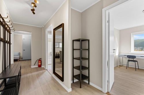 Laksevag Apartment | GT43-101 - Mountain View 2BR with Balcony